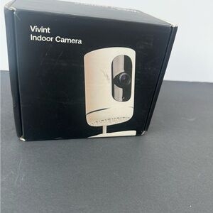 Vivint Indoor Camera - White with Black Lens Accent